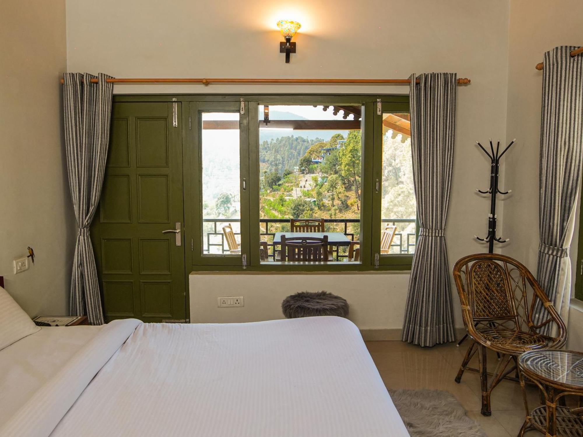 Thehimalayanliving Whistling Pines Hotel Mukteshwar Exterior photo